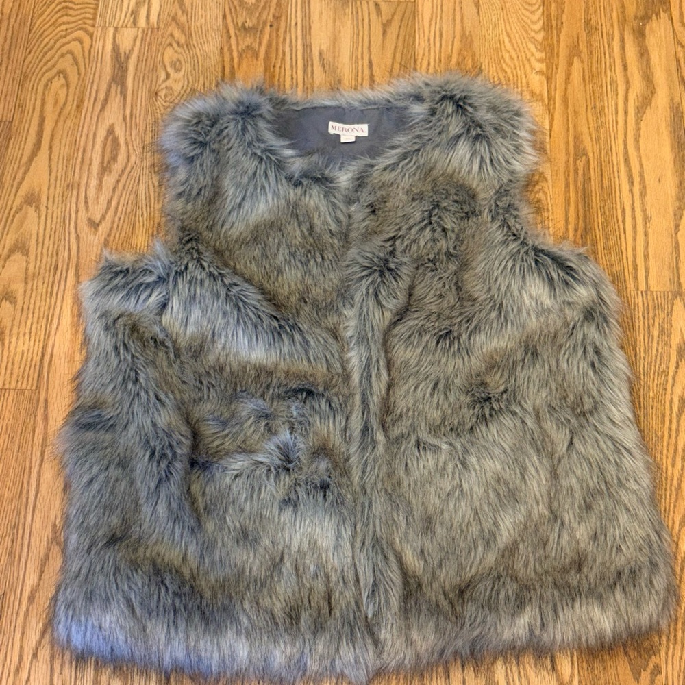 Merona Gray Faux Fur Shaggy Vest - Size XL